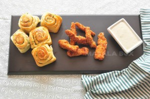 Garlic Rolls with Sesame Chicken Strip and Mayo